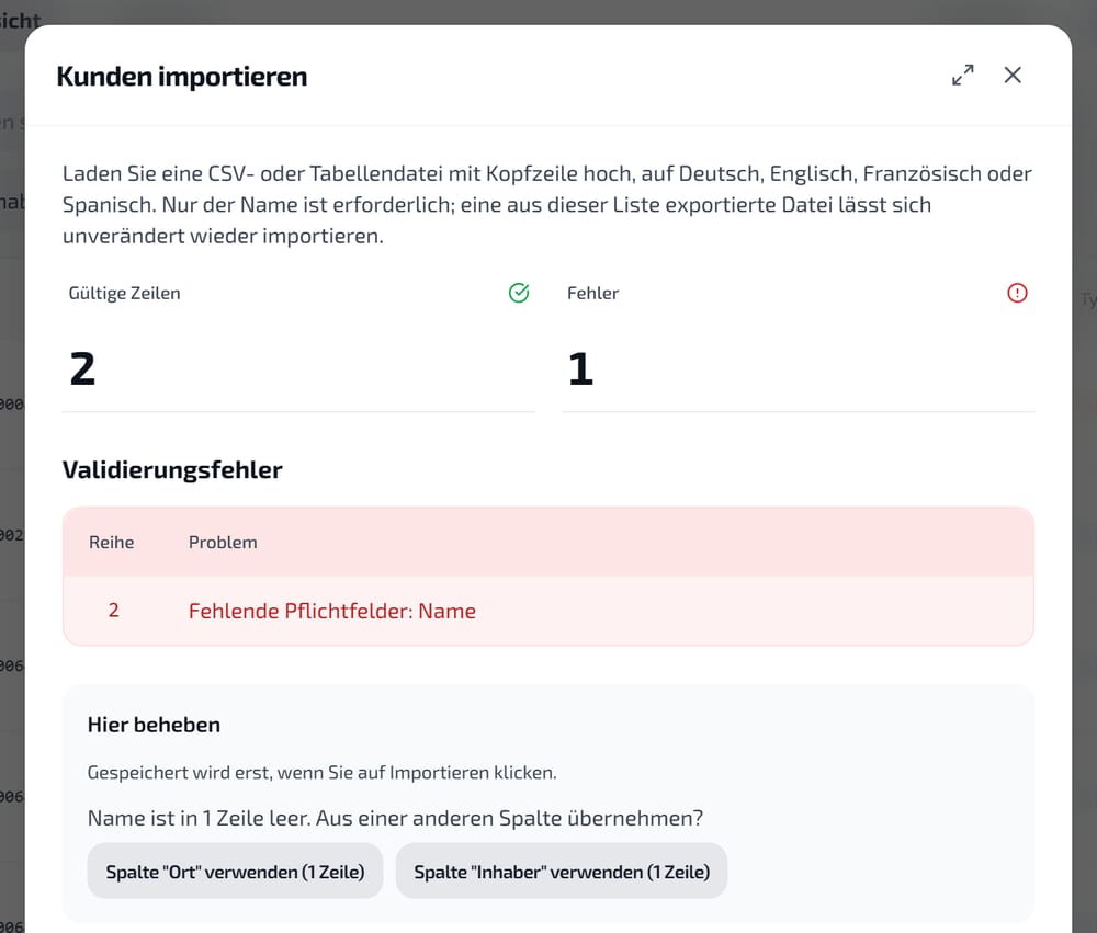 Der Import bietet an, einen leeren Namen aus einer anderen Spalte derselben Datei zu übernehmen, bevor etwas gespeichert wird.