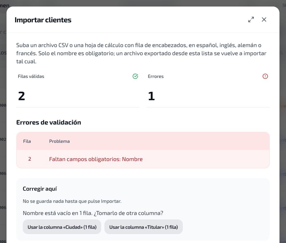El importador ofrece tomar un nombre vacío de otra columna del mismo archivo, antes de guardar nada.